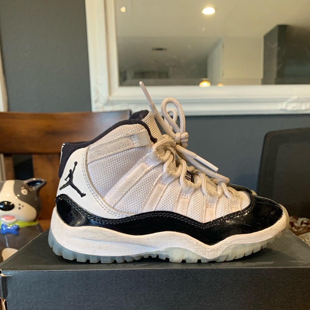 Jordan 11 Retro “Concords” Kids